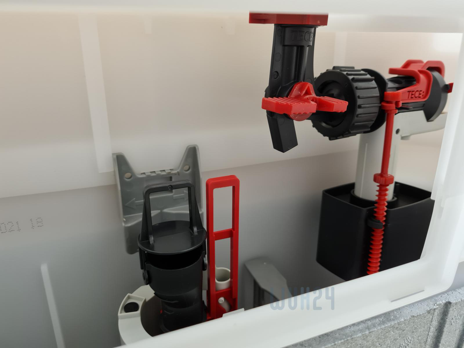 TECEbase Spülkasten Bauhöhe 820mm mit TECEambia Drückerplatte weiß und Befestigung 9400411 - Bild 3